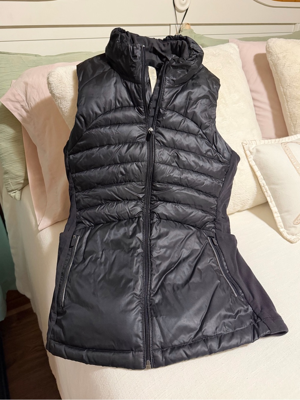 Lululemon Woman’s '’ Down for a Run ‘’ Vest 2 size 8